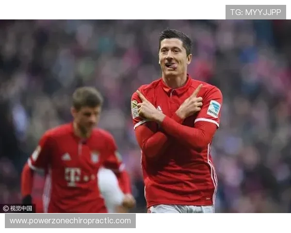 拉菲尼亚 vs 道格拉斯·科斯塔:巅峰期边路突破与传射效率对比 拉菲尼亚 vs 道格拉斯·科斯塔:巅峰期边路突破与传射效率对比