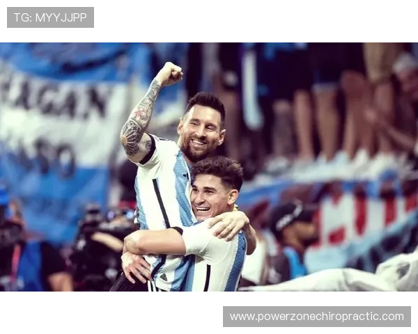 阿尔瓦雷斯 vs 梅西:国家队进攻搭档的战术适配与价值差异 阿尔瓦雷斯 vs 梅西:国家队进攻搭档的战术适配与价值差异